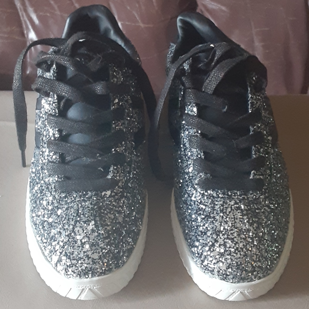 Tretorn Camden nwot ($5 off if buy something else in closet)